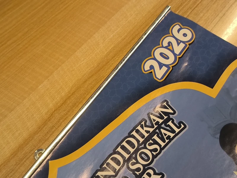detail finishing klip seng pada kalender dinding satuan